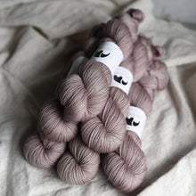 Load image into Gallery viewer, Yarn for Minimalist (pattern by Rachel Illsley of Unwind Knitwear) - preorder